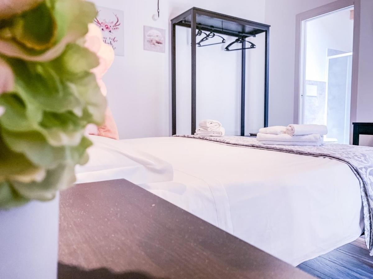 Bb 26 Olbia Bed and Breakfast Buitenkant foto